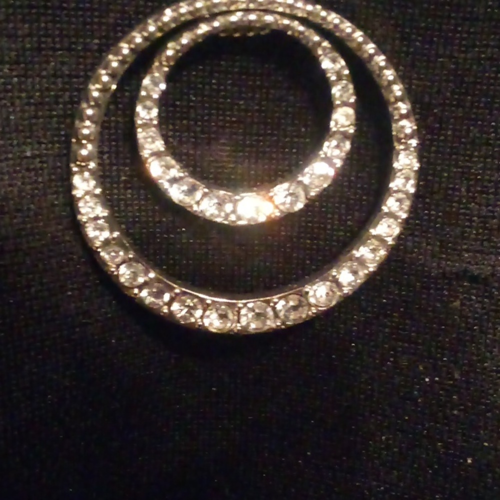 Stunning double circle necklace - Picture 2 of 4